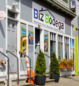 Biz Bodega, un centro de apoyo y recursos para pequeñas empresas, está situado en el centro de Providence.